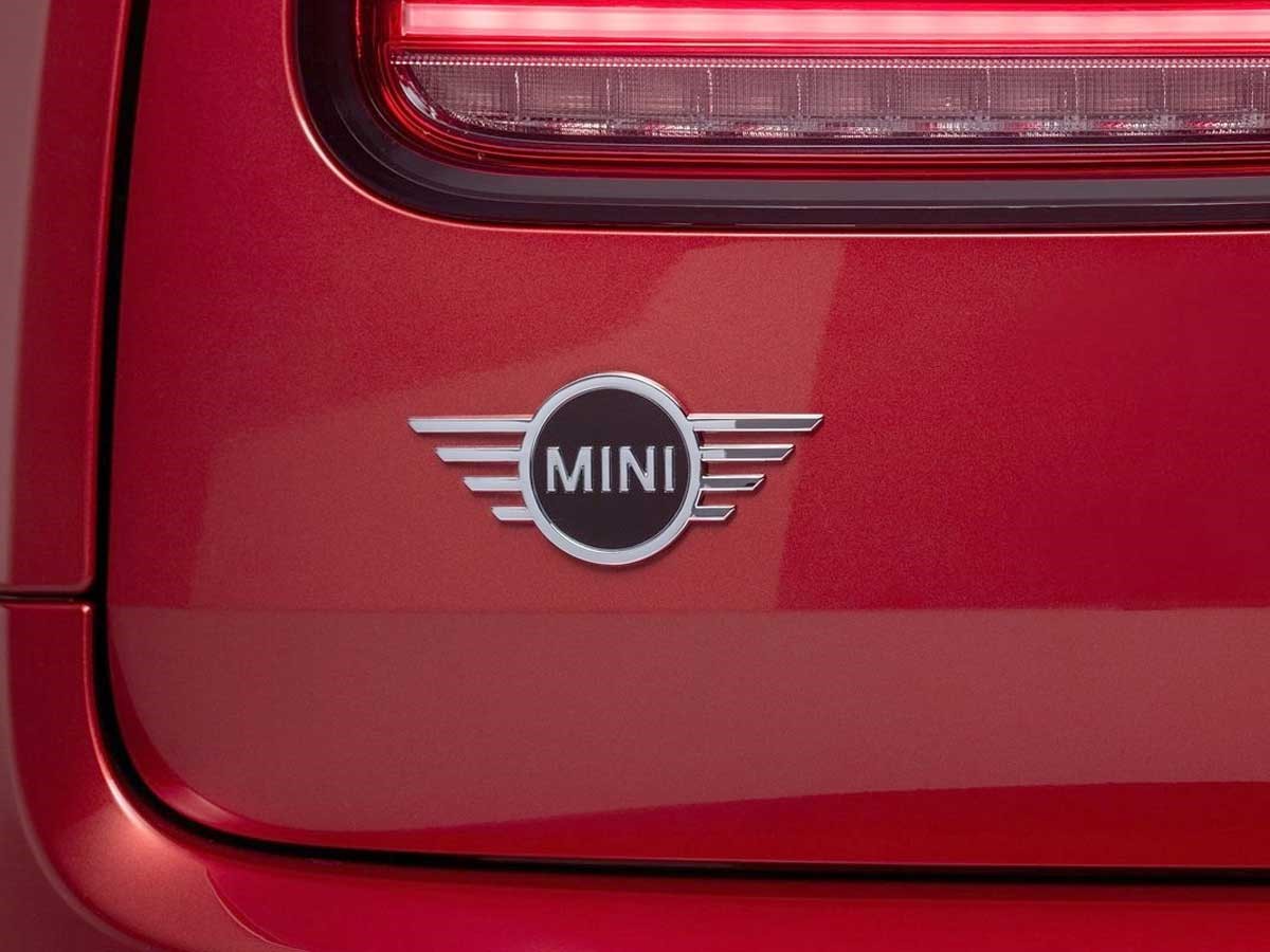 OEM MINI trunk rear emblem Piano Black F54 Clubman - 51142465240 